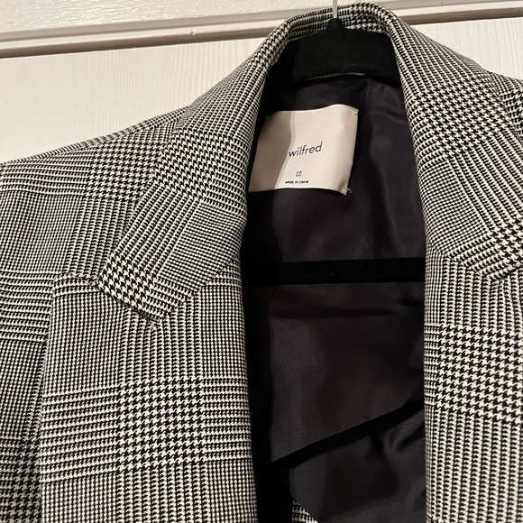 Aritzia Wilfred Blazer - Picture 4 of 5